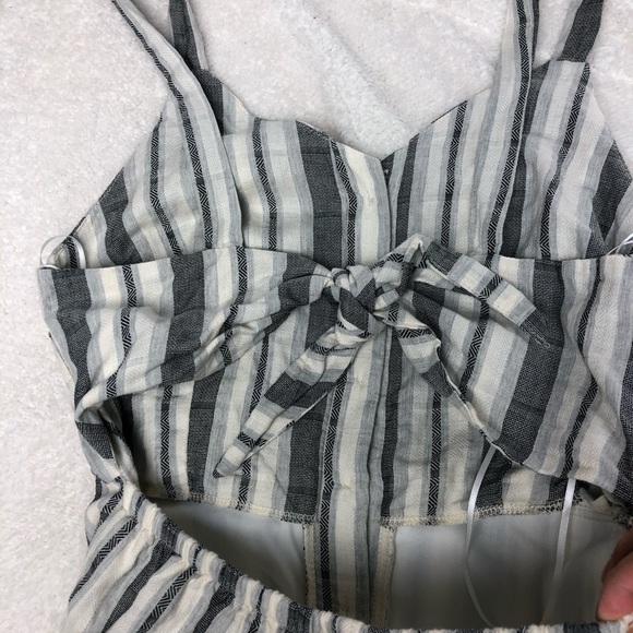 Urban Romantics Striped Sleeveless Jumpsuit Open Back Size S - Picture 6 of 8